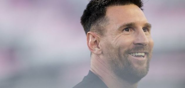 “لو لعبت بجانب ميسي، لكنت أحرزت 800 هدف حتى الآن” – لاعب أوروغواياني سابق يدلي بادعاء جريء في مقابلة